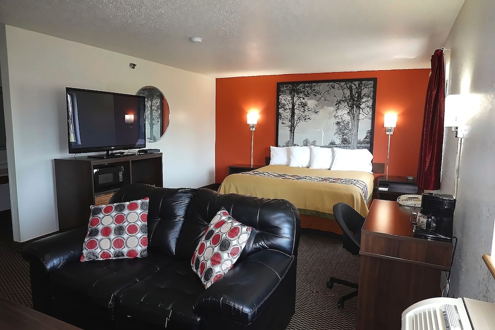 Suite, 1 King Bed, Non Smoking photo 1