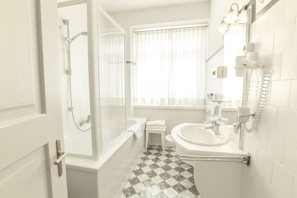 Basic Double Room photo 2