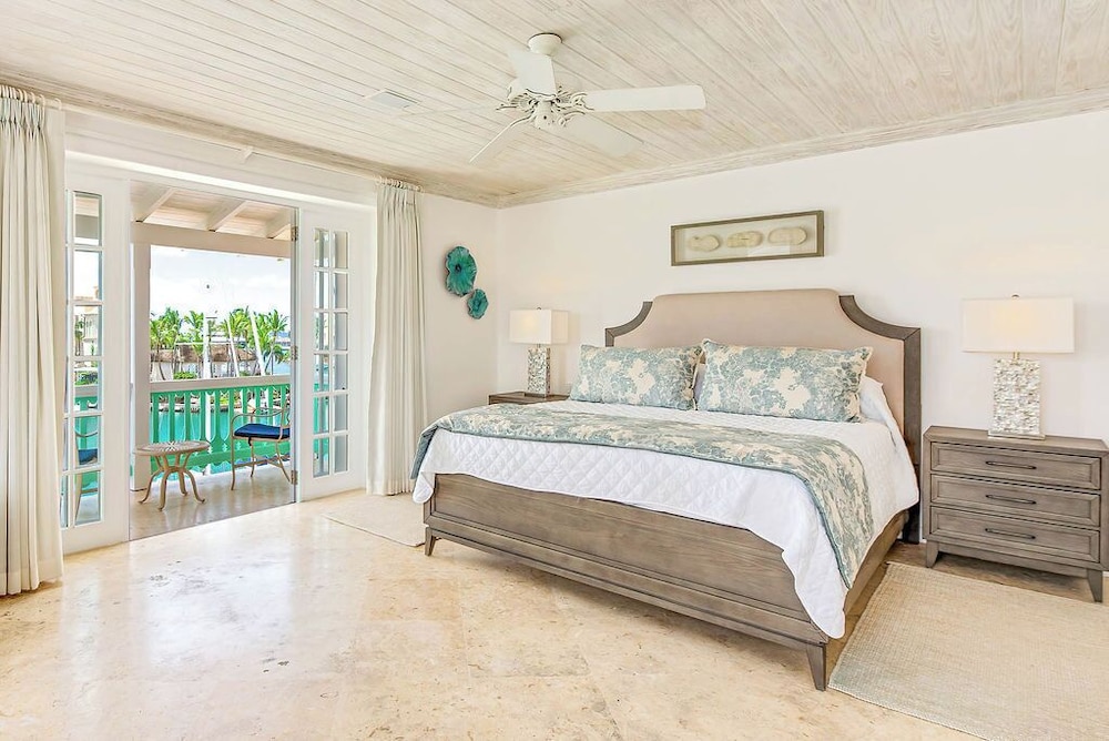 Signature Three bedroom lagoon front