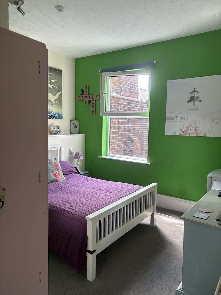 Double Room, Ensuite - Photo 3