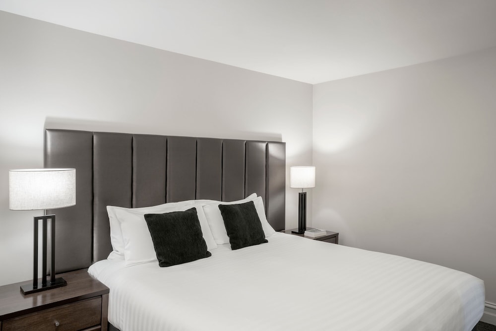 2 Bedroom Garden Suite - Photo 9
