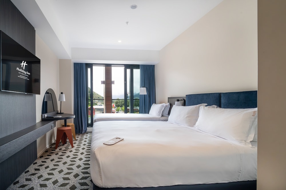 Standard Room, Multiple Beds, Balcony, Mountain View
