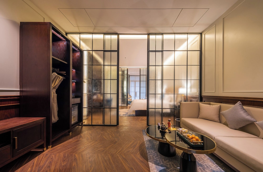 Signature Double Room, Courtyard View