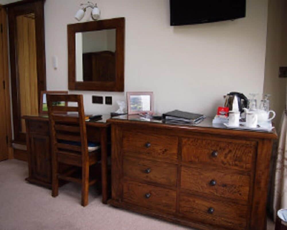 Double Room with Four Poster Bed (Ribblesdale) photo 2