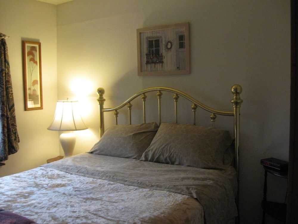 The Nest, 2 Queen Beds and 2 Twin Beds photo 1