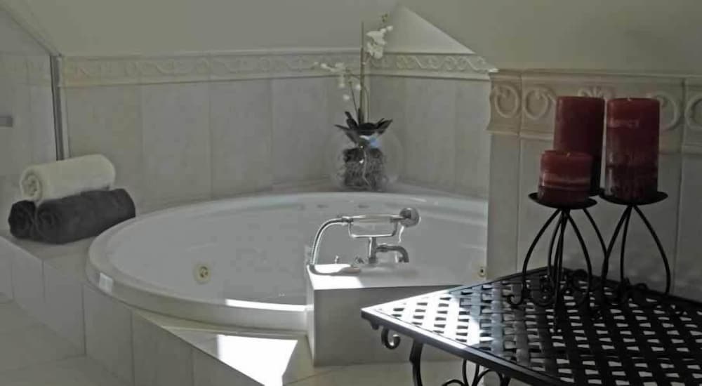 Superior Room, Ensuite photo 3