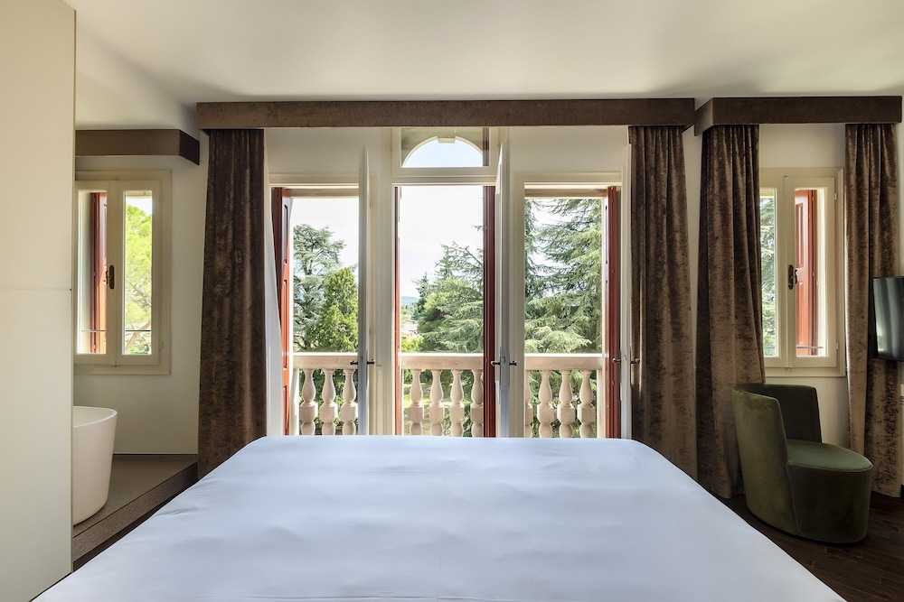 Exclusive Room - Photo 8