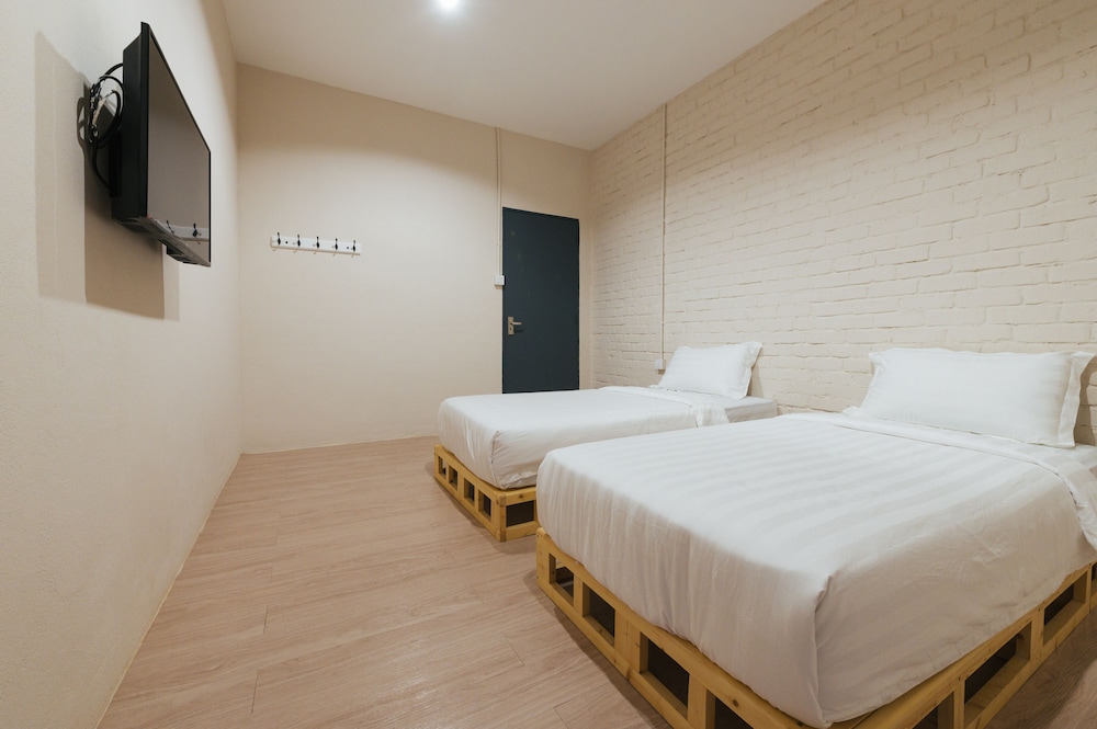Twin Room - Photo 4