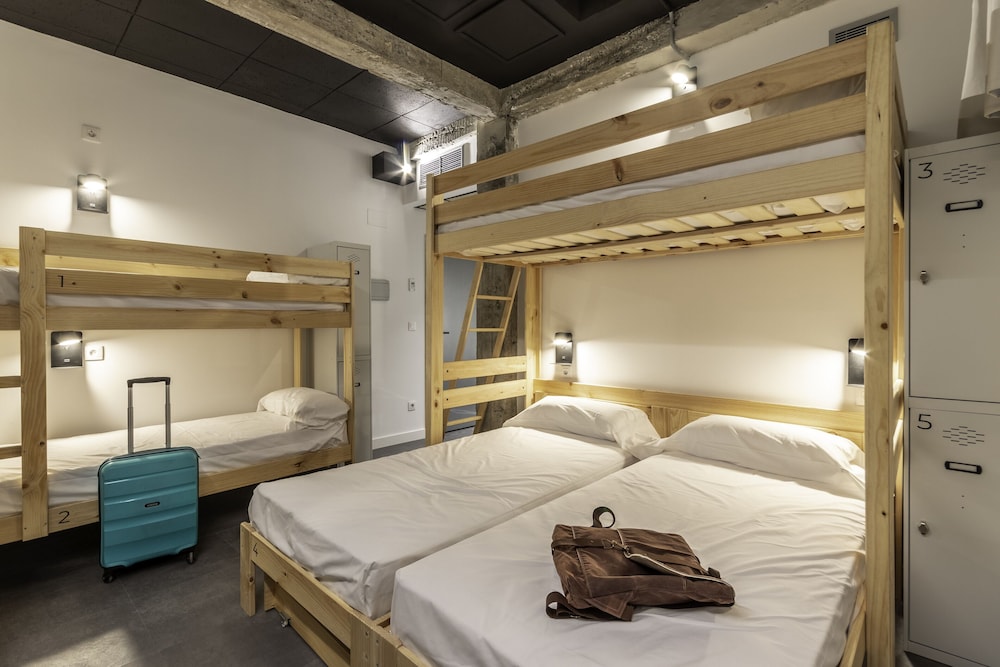 Room, Private Bathroom (5 people)