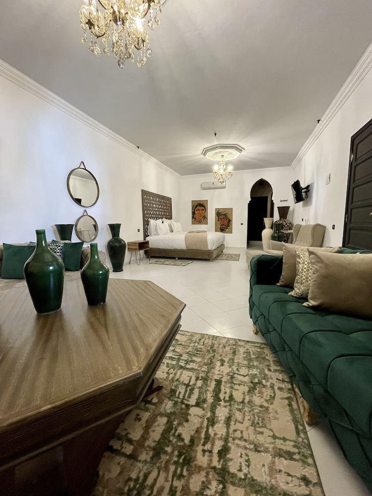 Deluxe Suite