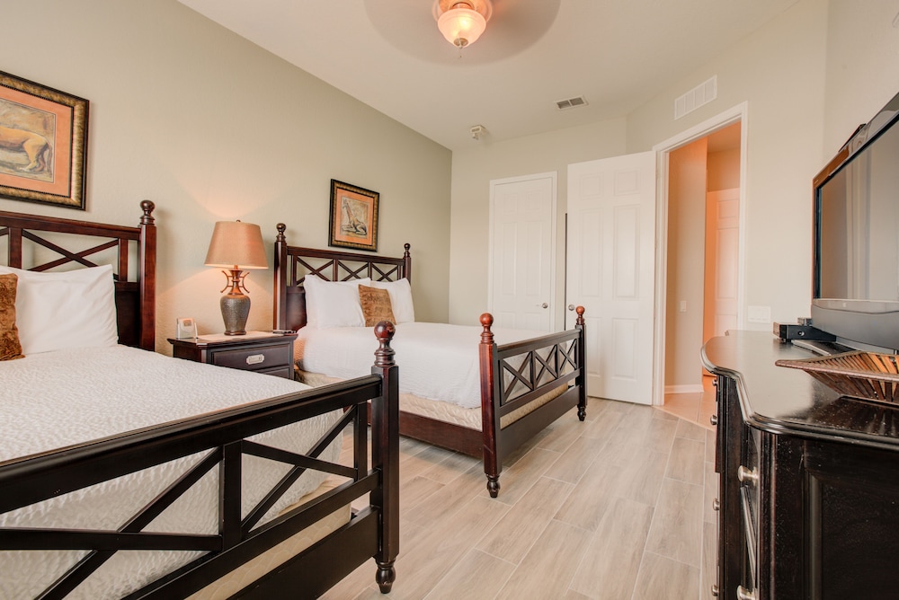Apartment (3 Bedrooms)