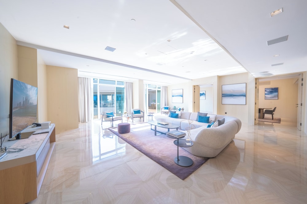 5 BED | Penthouse Duplex w/Pool thumbnail 5