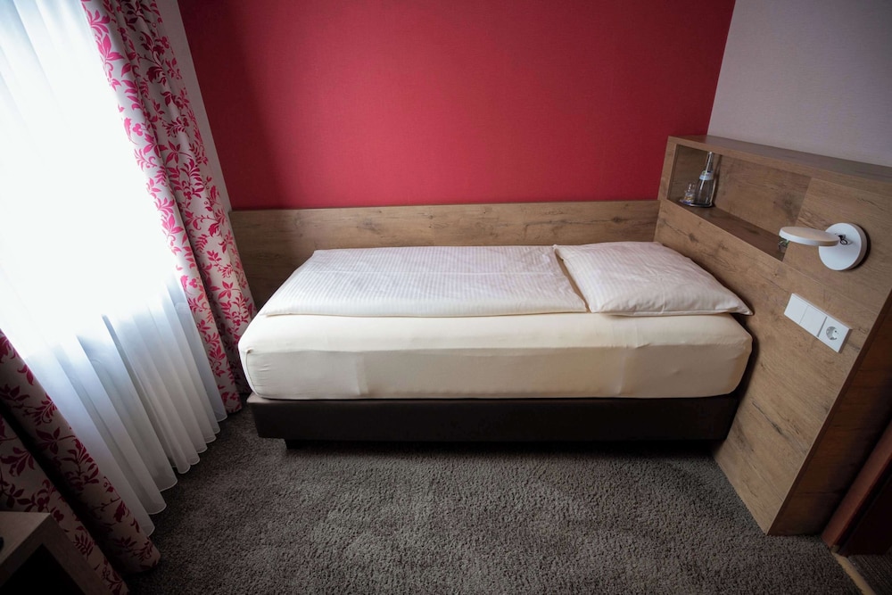 Economy Room, 1 Twin Bed photo 2
