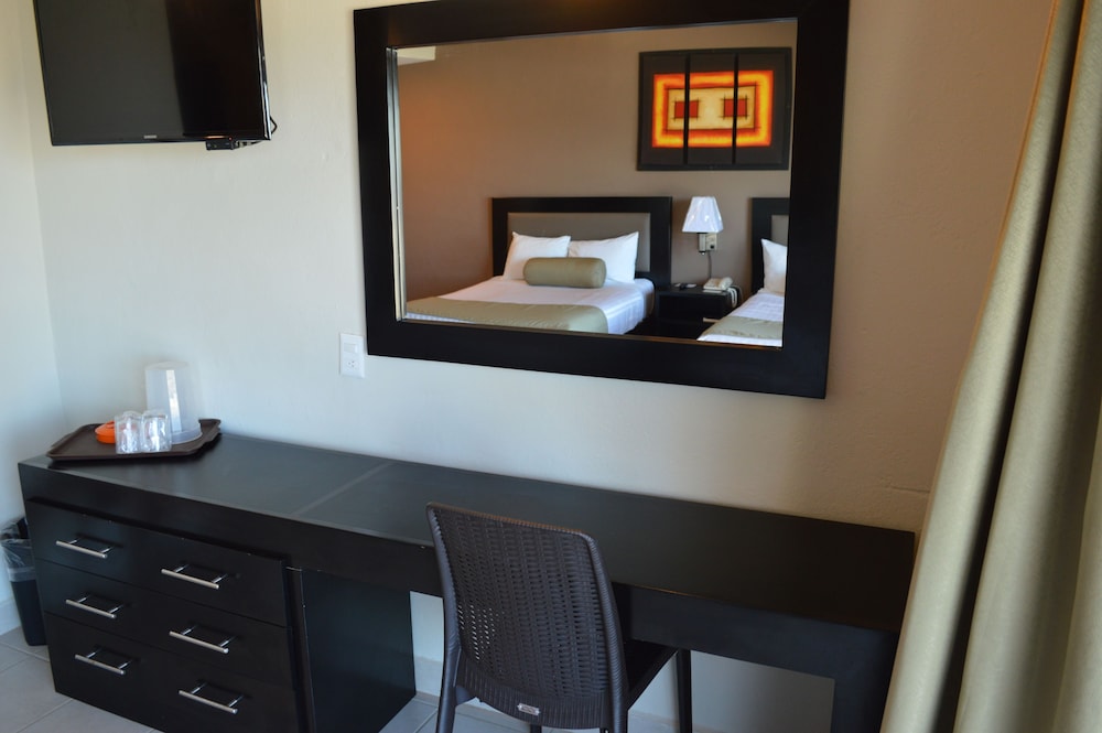 Standard Room, 2 Double Beds, Ocean View - Photo 4