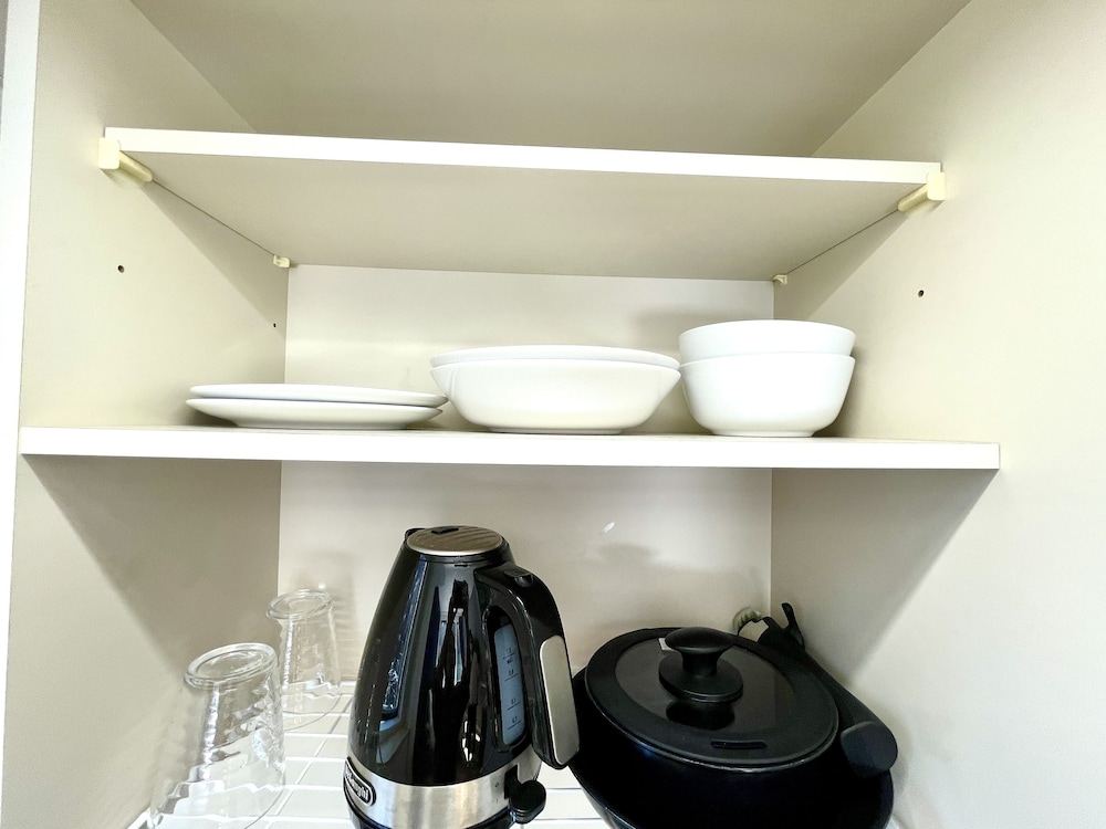 Double Room, Non Smoking, Kitchenette (402) photo 2