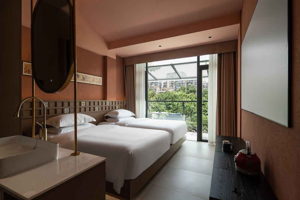 Superior Twin Room, River View