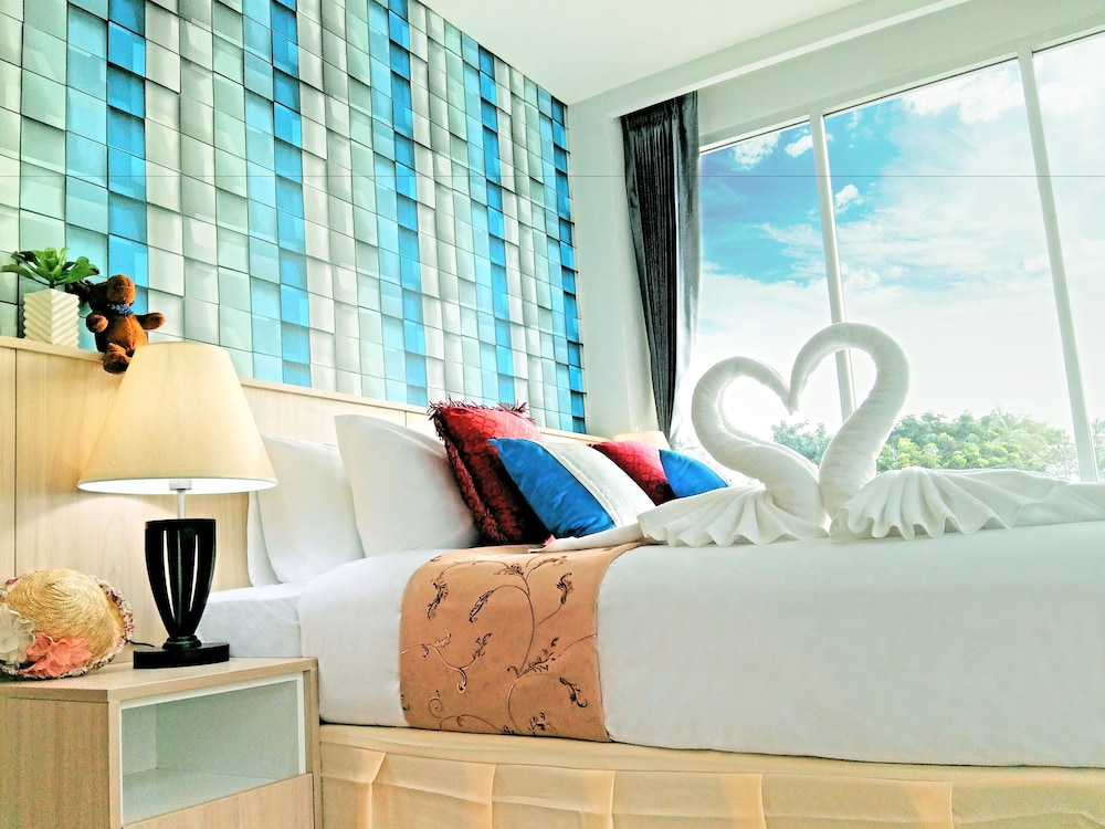 Deluxe Double Room, 1 King Bed photo 2