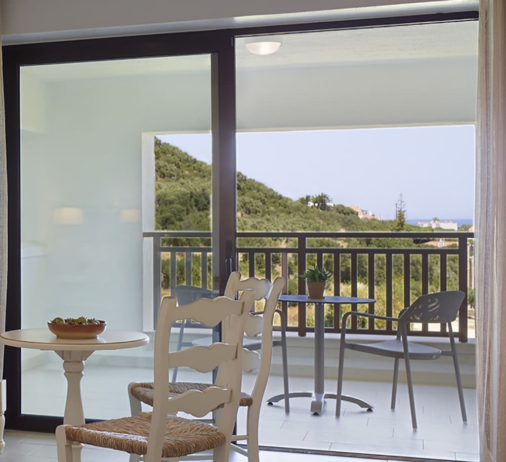 Family Open Plan Room - Photo 5
