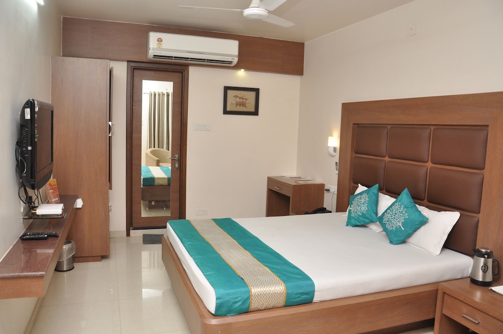 Semi Deluxe Room photo 3