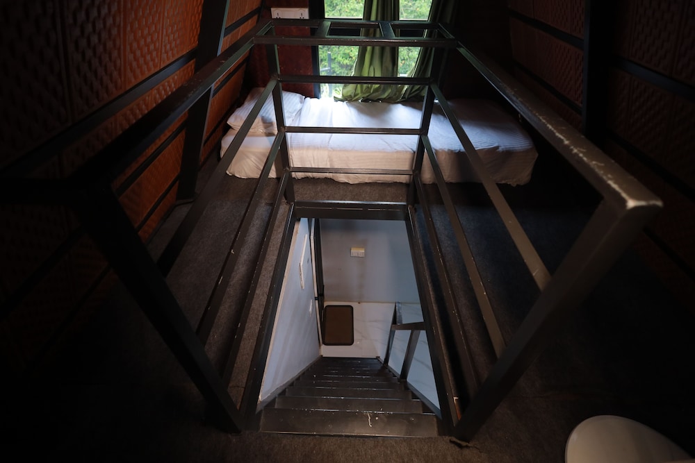 Exclusive Studio, 2 Bedrooms, Balcony, Mountain View photo 3