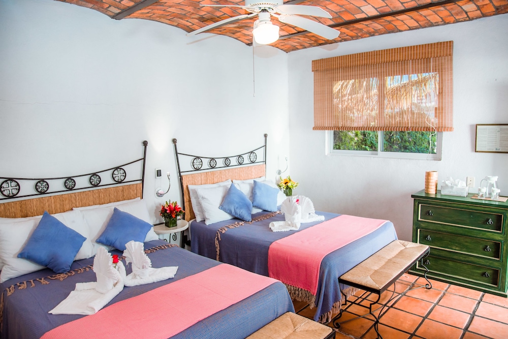 Twin Room, 2 Double Beds