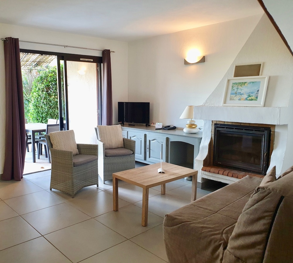 Villa, 2 Bedrooms (Dimitrio) photo 3