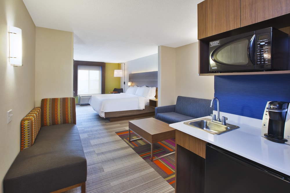 Executive Suite, 1 King Bed with Sofa bed - Photo 6