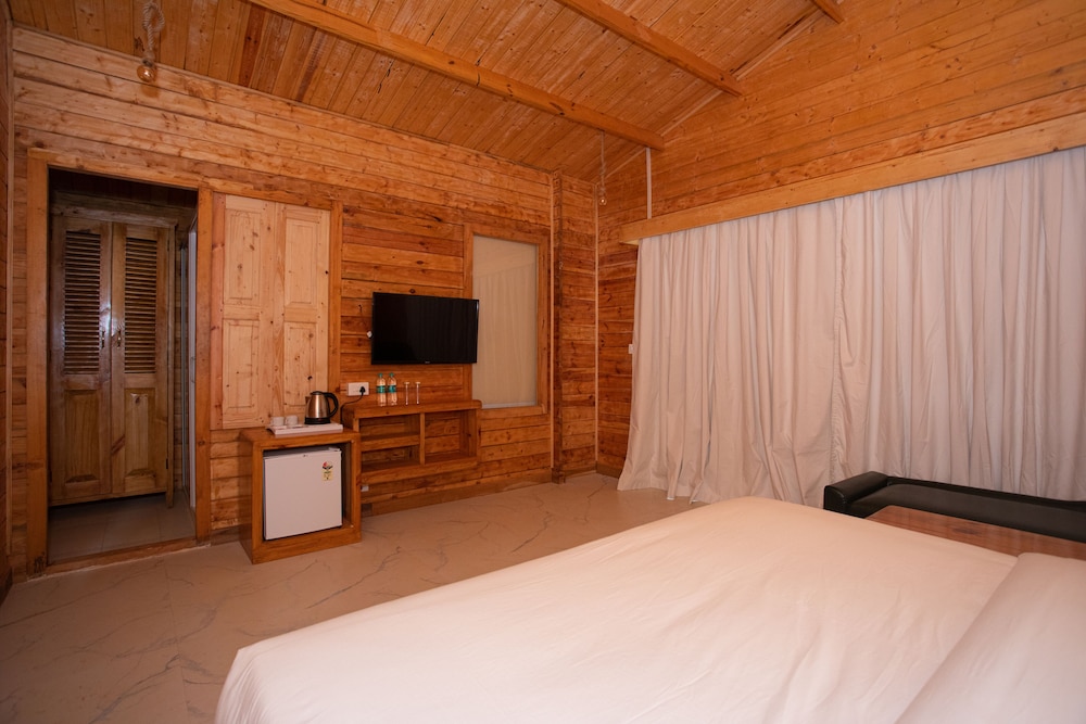 Wooden Cottage Sea View