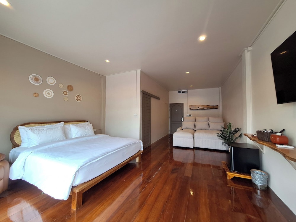 Deluxe Room, City View