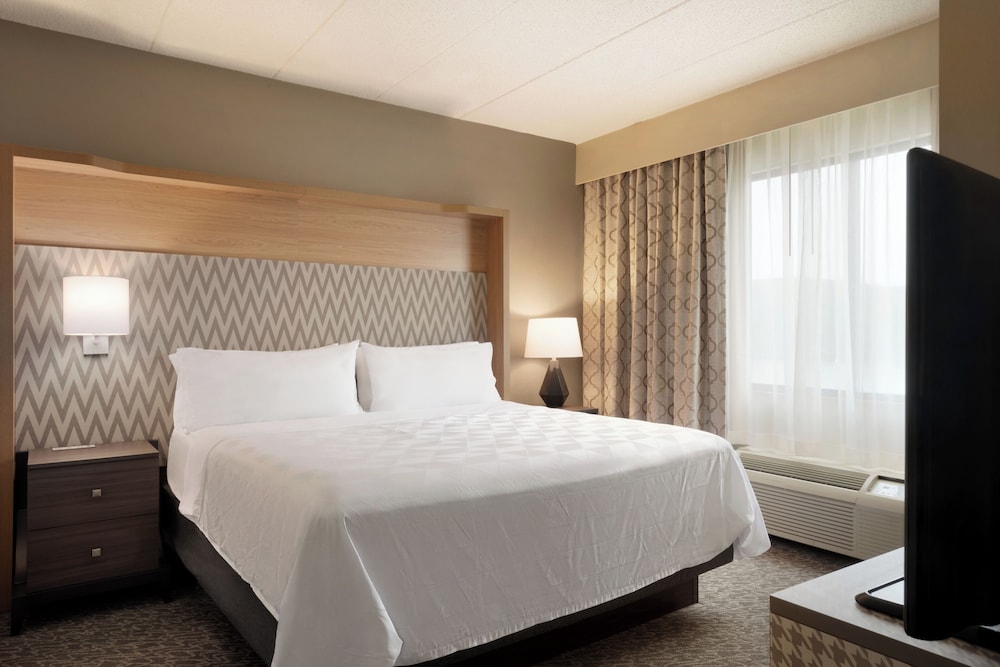 Standard Room, 1 King Bed (Leisure) - Photo 3