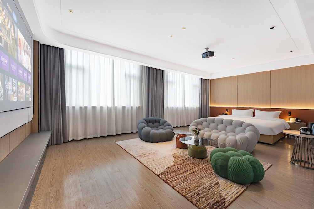Romantic Double Room, City View