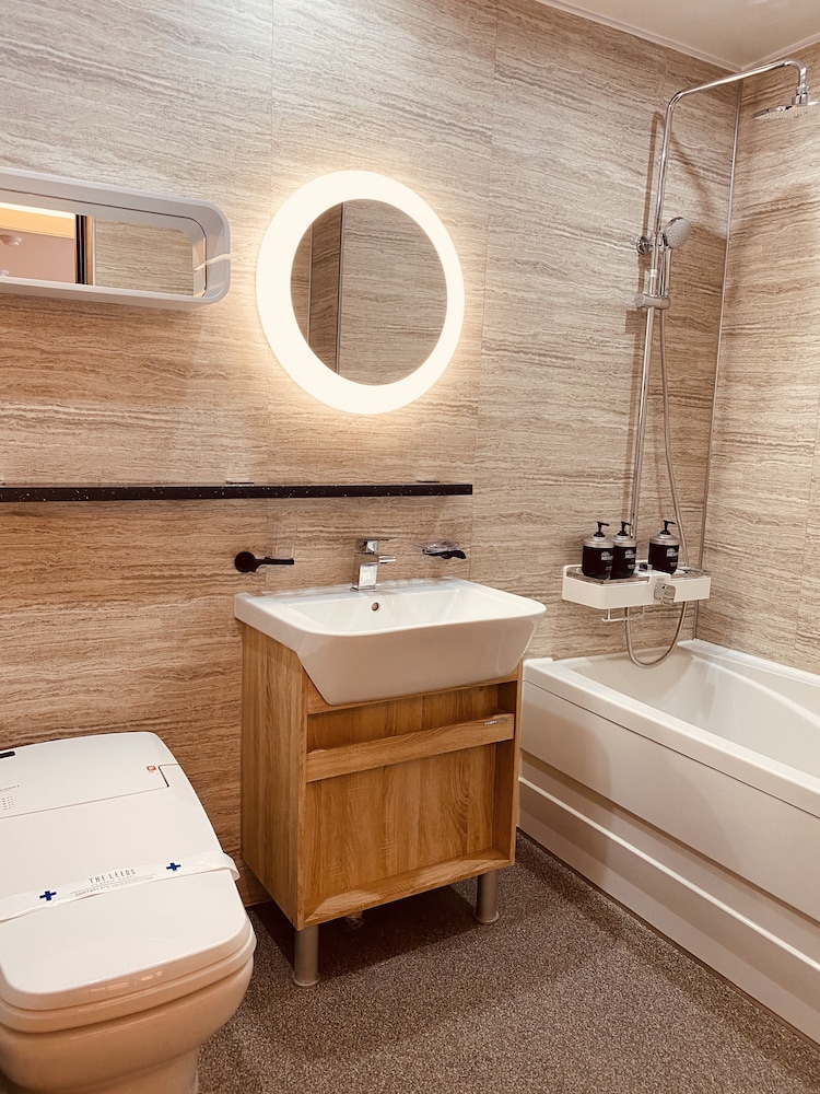 Suite - Photo 7