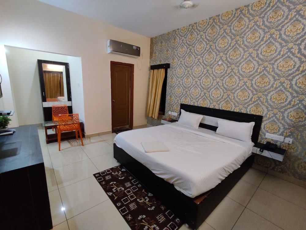 Classic Double Room, City View photo 3