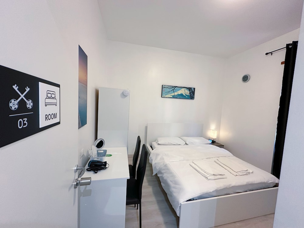 Basic Double Room, Shared Bathroom