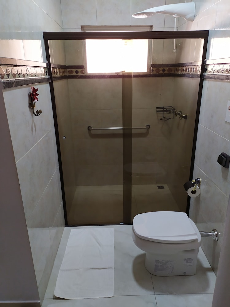 Triple Room - Photo 12