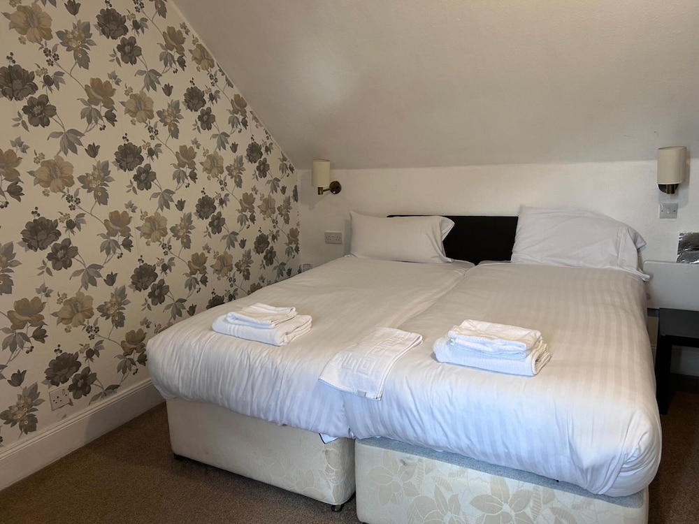 Compact Twin Room photo 3