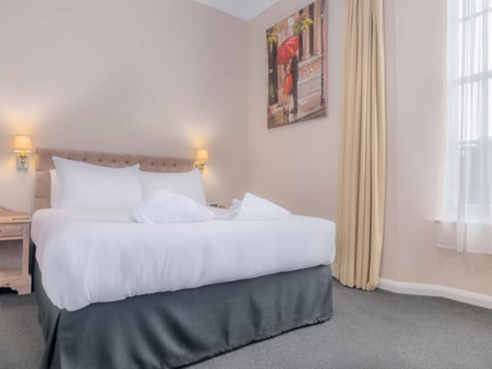Superior Double Room, Ensuite (Standard) photo 2