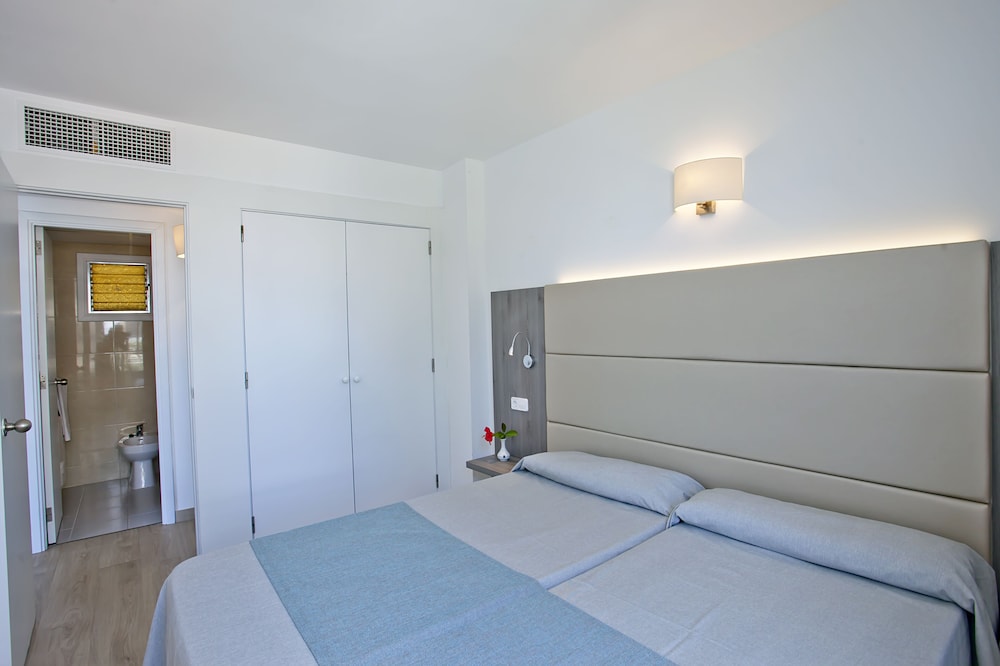Family Apartment, 1 Bedroom, Balcony photo 2