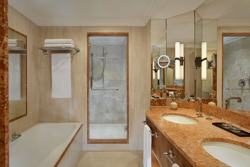 One Bedroom Presidential Suite (Non Smoking)