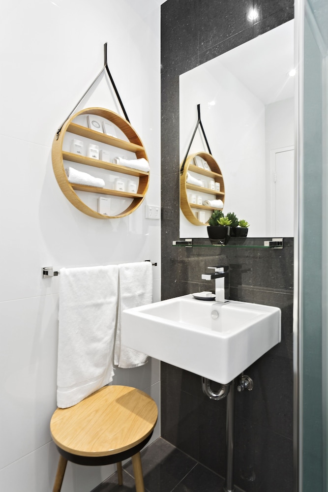 Queen Studio - Accessible Room