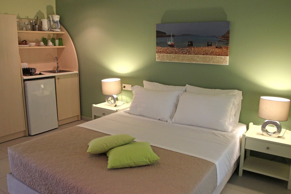 Standard Studio, Partial Sea View photo 1