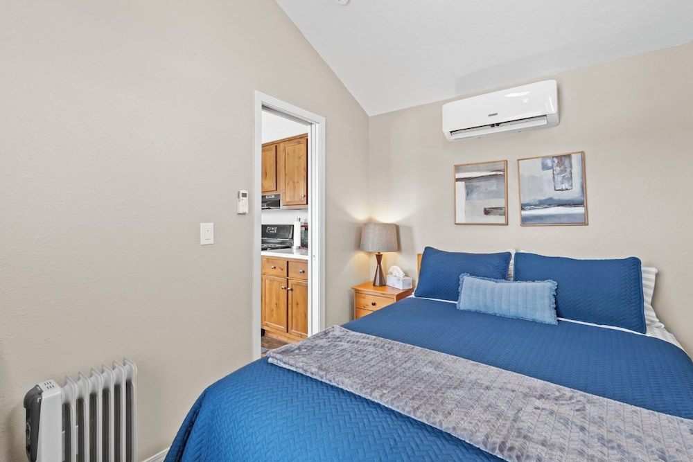 Deluxe Suite, 2 Bedrooms, Sauna, Mountain View photo 1