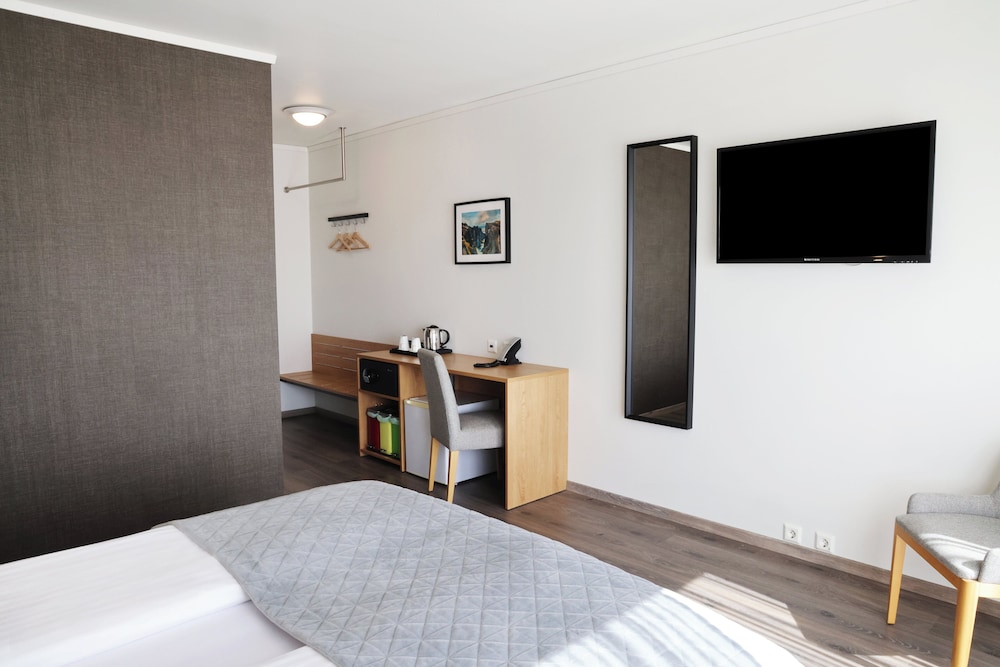 Superior Double or Twin Room photo 3