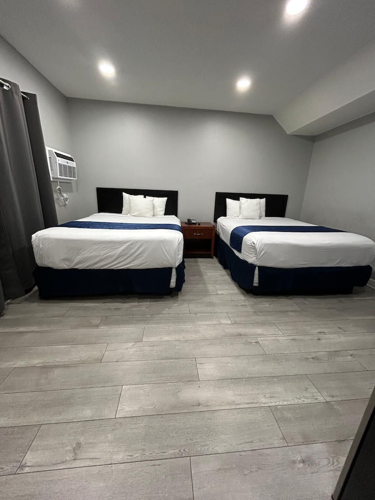 Room, 2 Queen Beds, Non Smoking