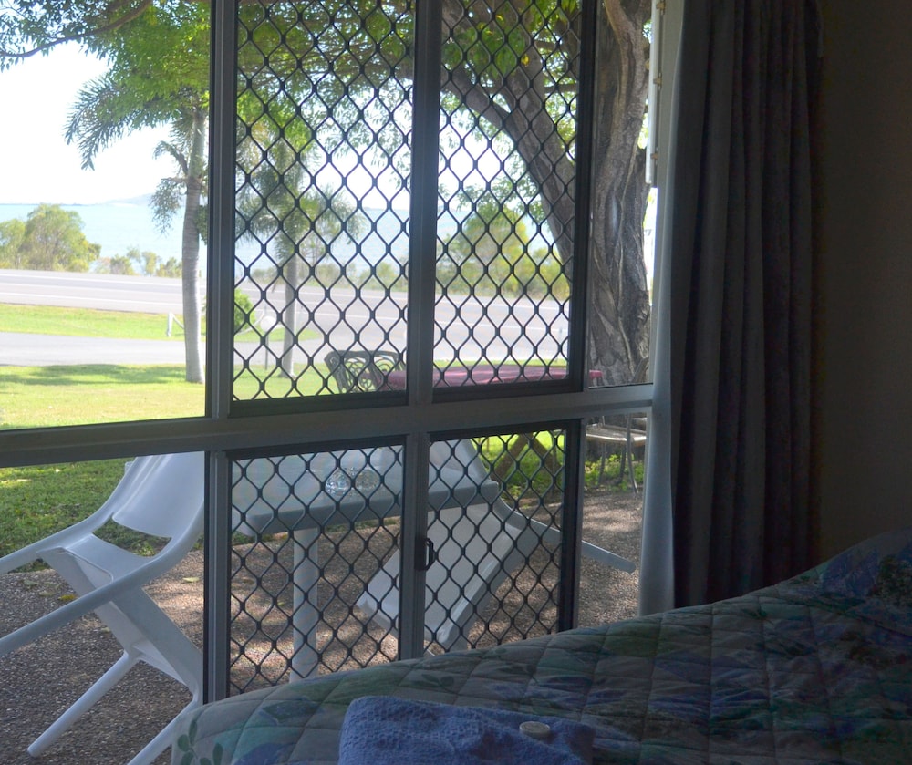 Standard Double Room Single Use, 1 Bedroom, Sea View, Poolside photo 1