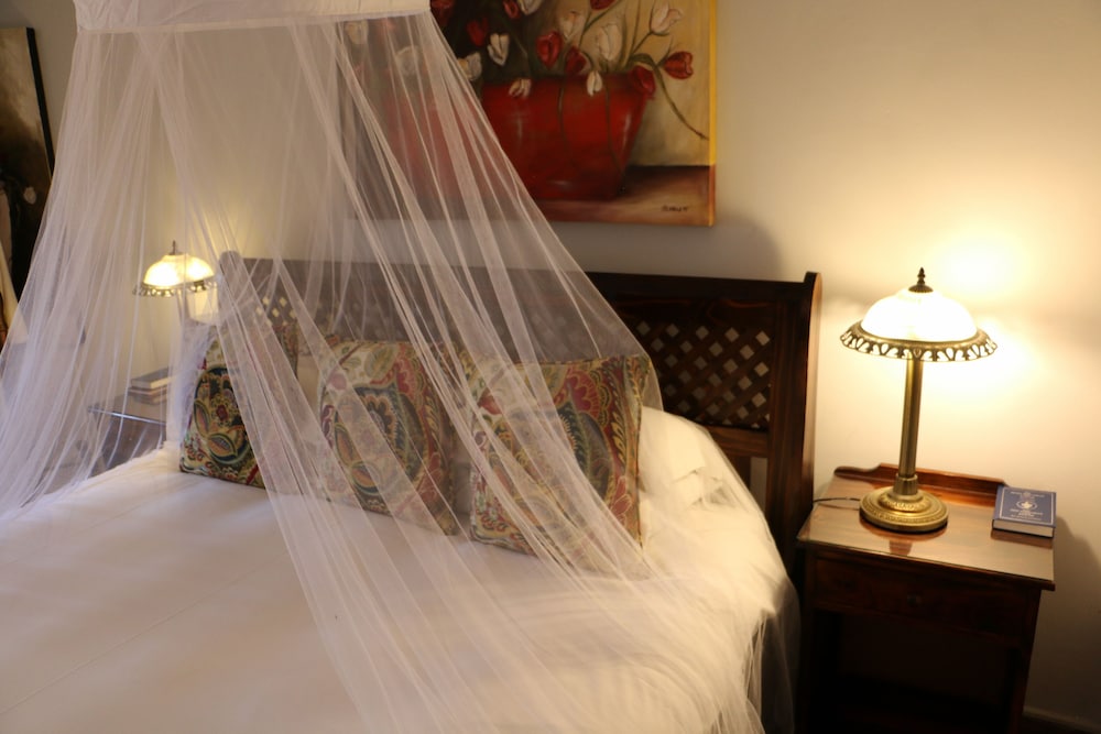Comfort Room, 1 Bedroom ( Ruben Honeymoon/Luxury Suite) photo 3