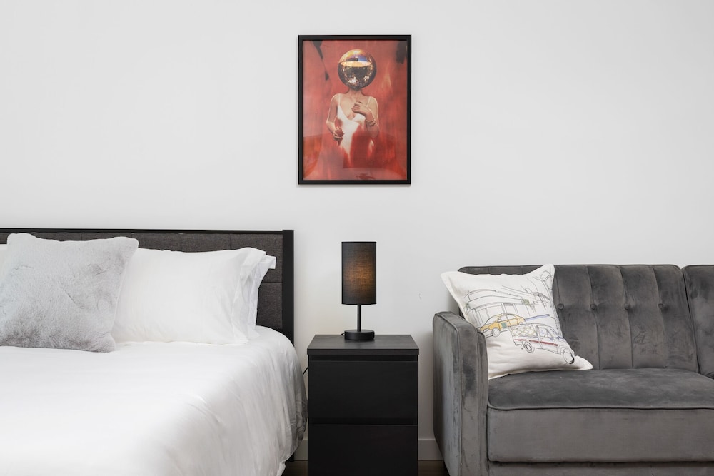 Suite With Kitchenette, 1 Queen 1 Sleeper Sofa