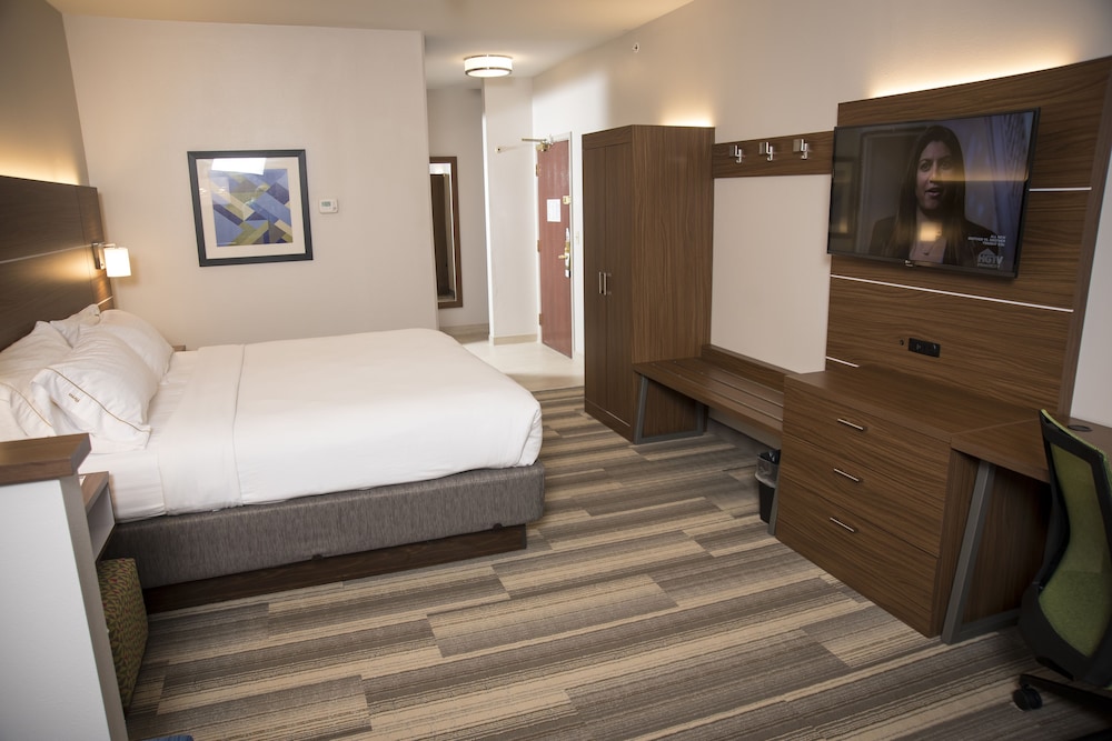 Suite, 1 King Bed (Addl Living Area) - Photo 2