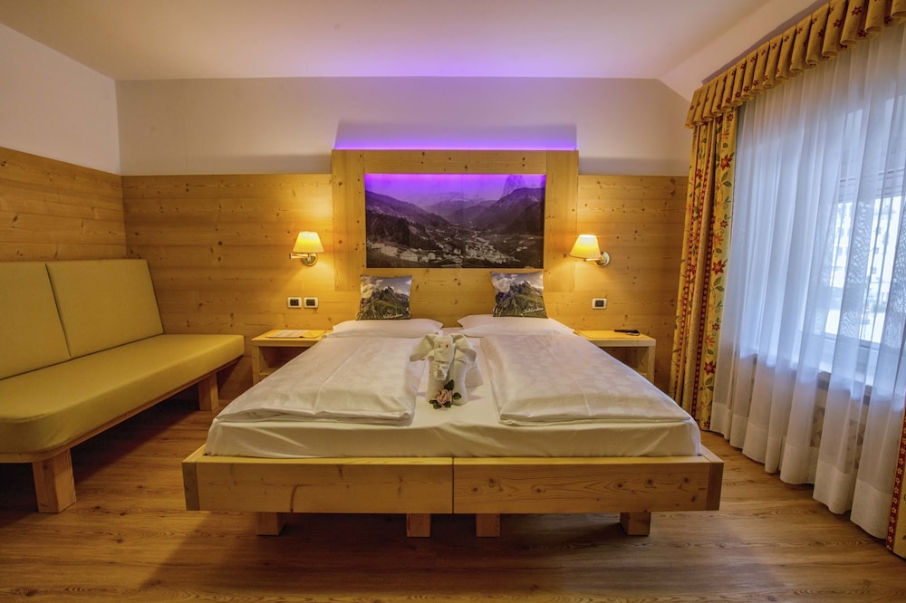 Superior Double or Twin Room photo 2