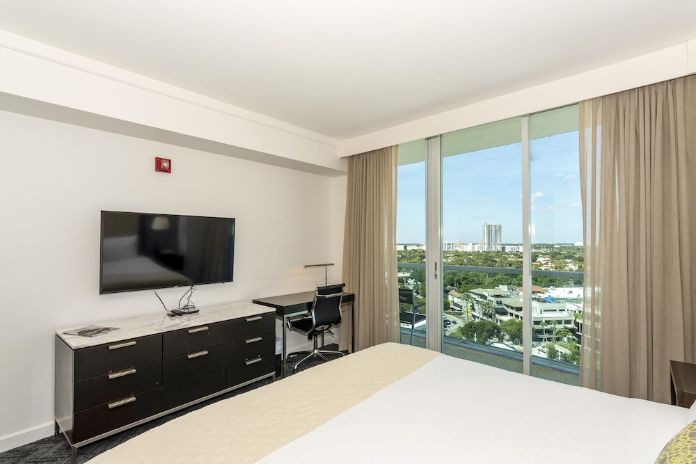 Deluxe Condo, 1 Bedroom photo 2